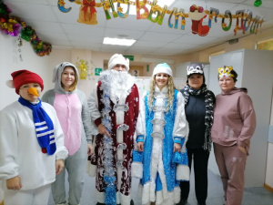 Пациенты психоневрологических отделений встретились с Дедом Морозом